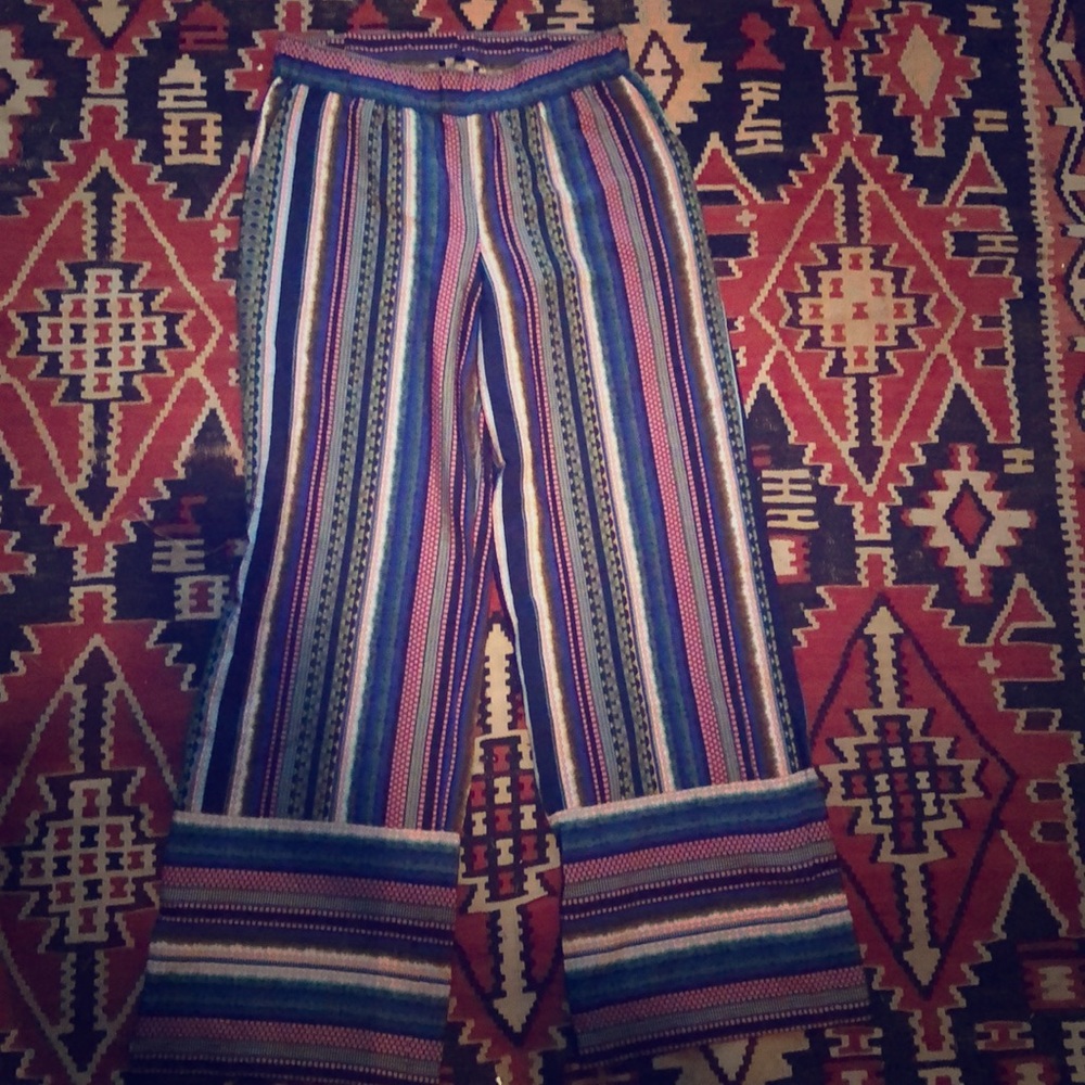 Wide leg pants with ethnic print